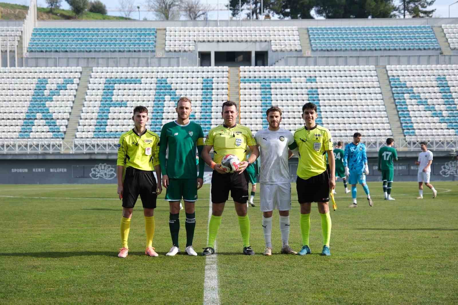bursaspor hazirlik macinda nilufer fkyi 3 0la gecti 4 NbiDYXLX