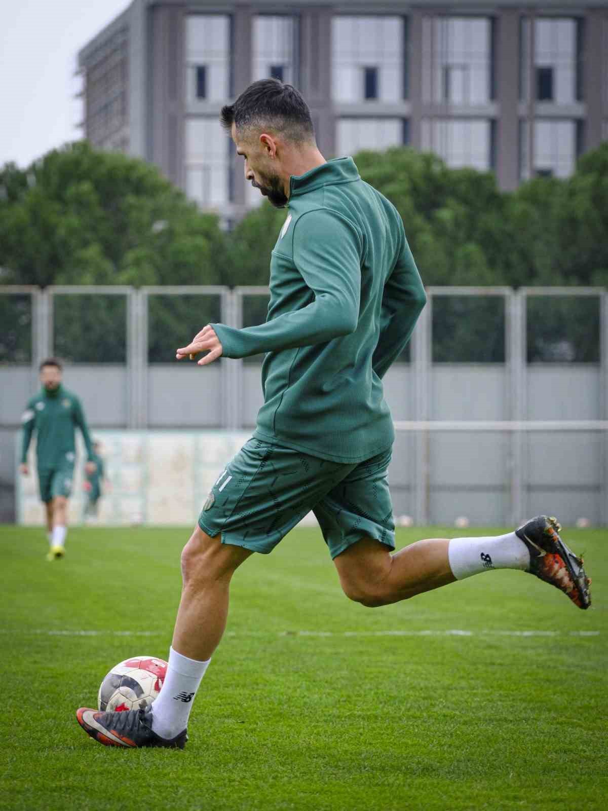 Bursaspor, Isparta 32 spor maçı hazırlıklarını sürdürüyor 7 bursaspor isparta 32 spor maci hazirliklarini surduruyor 3 vO3Fh32S