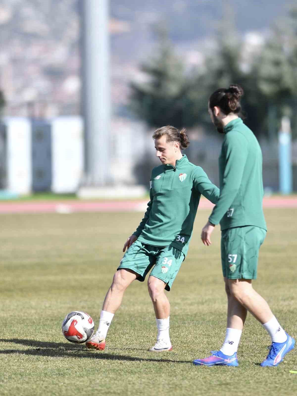 Bursaspor, Isparta 32 spor maçı hazırlıklarını tamamladı 5 bursaspor isparta 32 spor maci hazirliklarini tamamladi 1 8DMBfEXr
