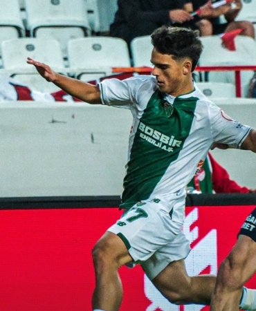 bursaspor-kupaya-antalyaspor-deplasmaninda-veda-etti-NjQMa36H.jpg