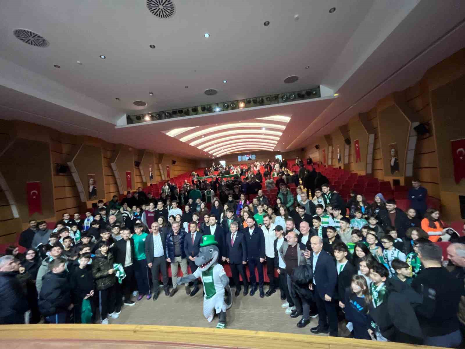bursaspor mudanyada ogrencilerle bulustu 2 AZXqQlHv