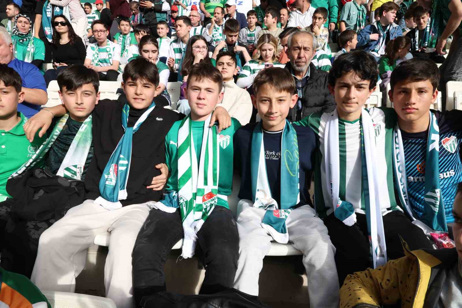 bursaspor sevgisi osmangazide buyuyor 1 XsnPPvpb