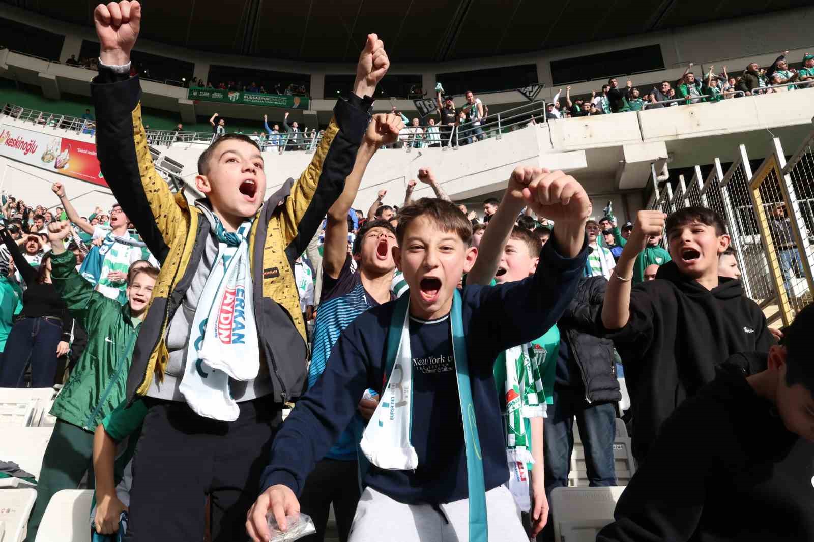 bursaspor sevgisi osmangazide buyuyor 5 ISIwrtUn