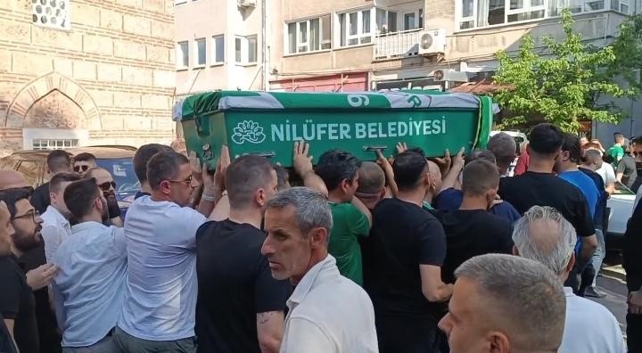 bursaspor taraftari ertug toker son yolculuguna ugurladi 1 OR9AIqd1