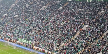 bursaspor-taraftari-tribune-uzak-kaldi-94XfHshx.jpg