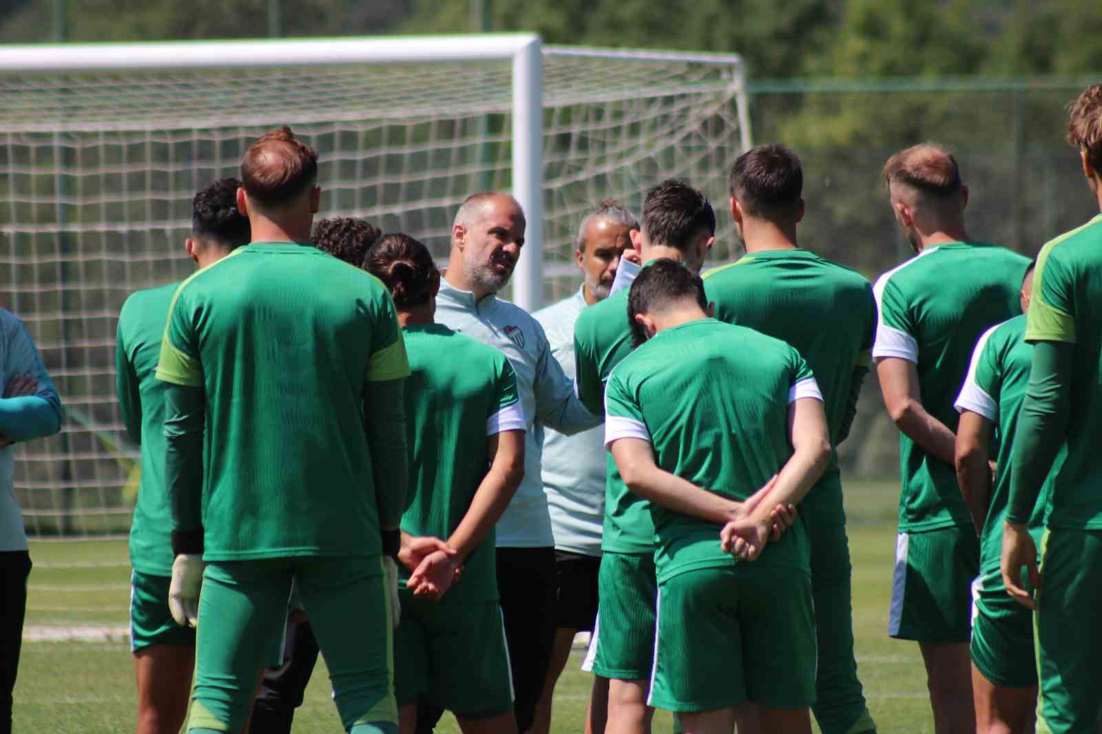 Bursaspor Teknik Direktörü Mustafa Er: "Hedefimiz Süper Lig’e çıkmak" 6 bursaspor teknik direktoru mustafa er hedefimiz super lige cikmak 2 cggIIjcO