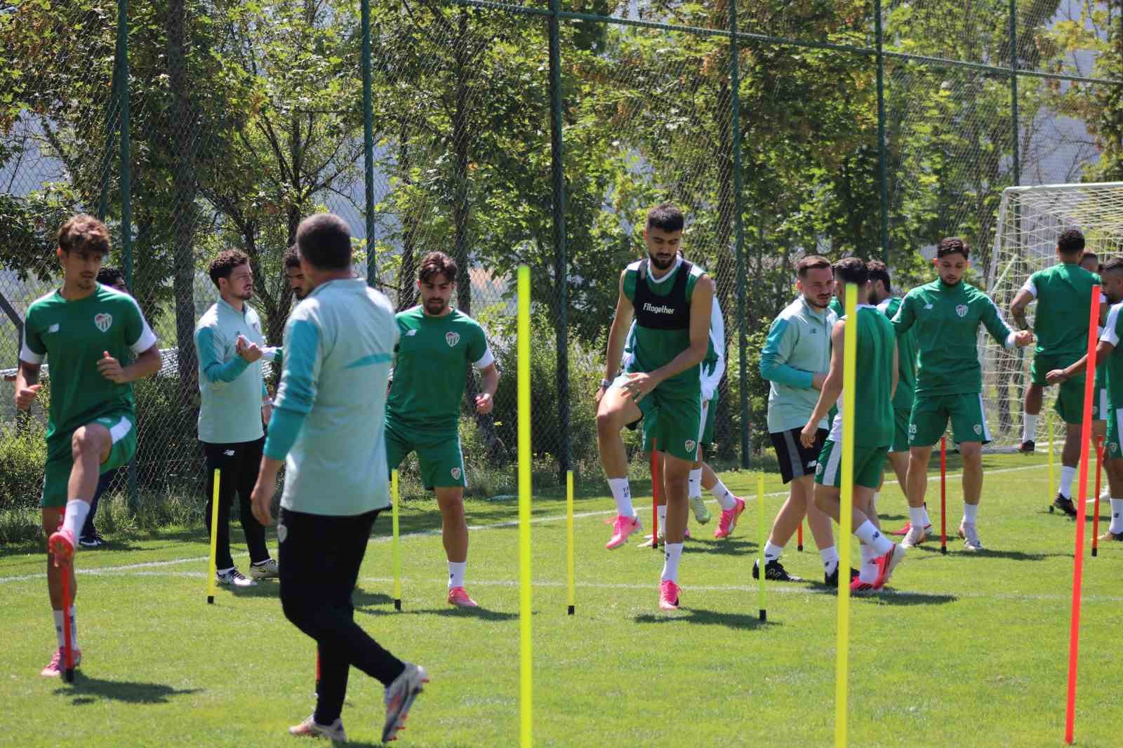 Bursaspor Teknik Direktörü Mustafa Er: "Hedefimiz Süper Lig’e çıkmak" 7 bursaspor teknik direktoru mustafa er hedefimiz super lige cikmak 3 lUF1Jerm