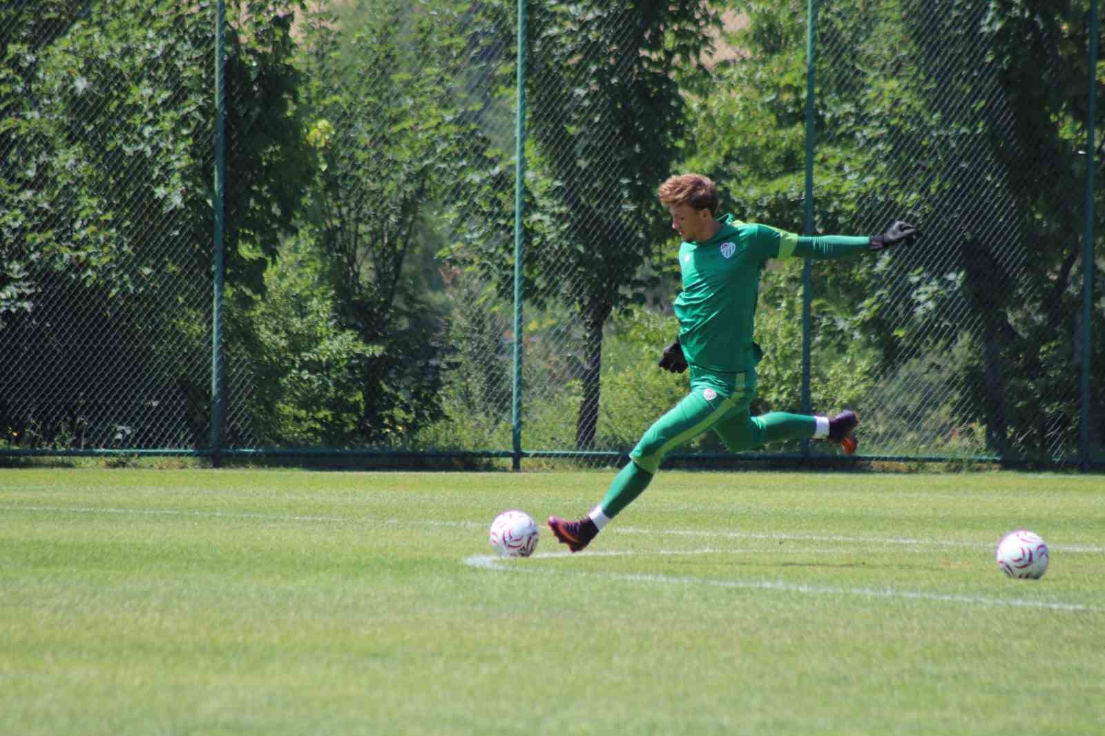 Bursaspor Teknik Direktörü Mustafa Er: "Hedefimiz Süper Lig’e çıkmak" 9 bursaspor teknik direktoru mustafa er hedefimiz super lige cikmak 5 LIGPQe4f