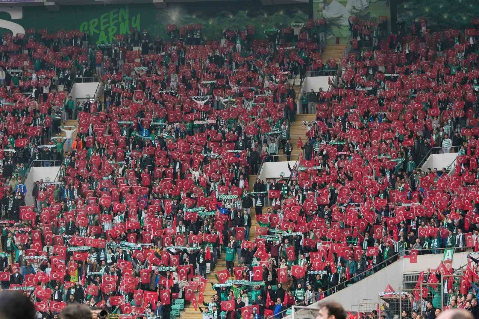 Bursaspor tribünleri Türk bayraklarıyla donatıldı 9 bursaspor tribunleri turk bayraklariyla donatildi 5 vzQc1WhD