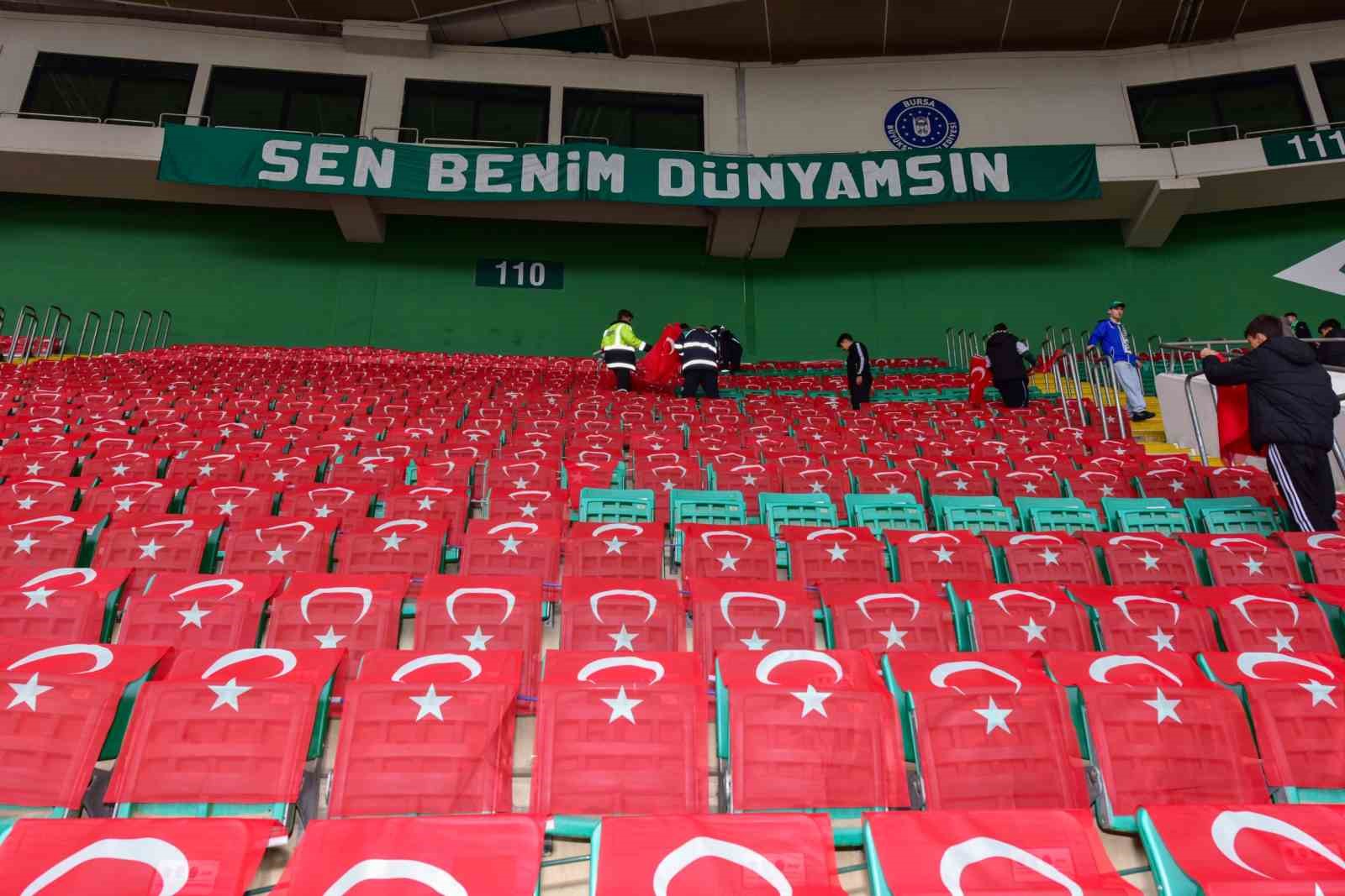 Bursaspor tribünleri Türk bayraklarıyla donatıldı 10 bursaspor tribunleri turk bayraklariyla donatildi 6 5h842k6X