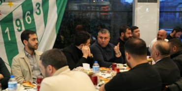 bursaspor-ve-mke-ankaragucu-iftar-sofrasinda-bulustu-LTUJDhyR.jpg
