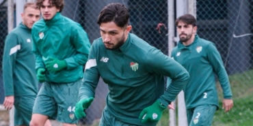 bursaspor-yeni-mersin-idman-yurdu-maci-hazirliklarini-tamamladi-Wi9gZAAG.jpg