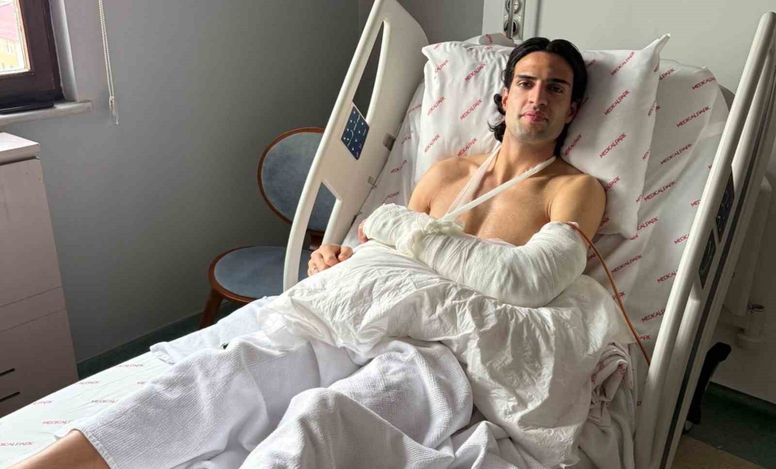 bursasporda baran basyigit operasyon gecirdi 0 ZHR58FSH