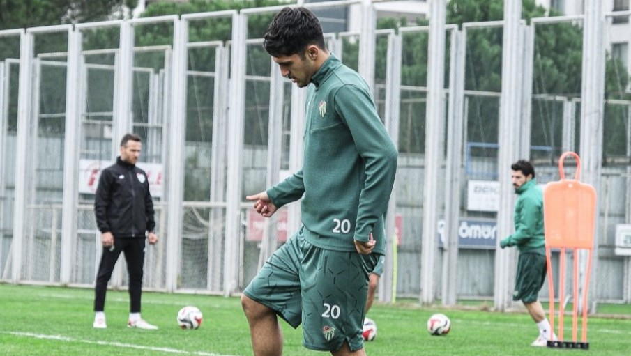 Bursaspor’da hazırlıklar sürüyor 6 bursasporda hazirliklar suruyor 2 FThS6PXb