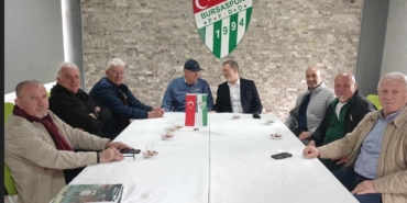 bursasporun-unutulmaz-kaptani-ozdenin-kitabi-ogrencilere-dagitildi-uZUa2egM.jpg
