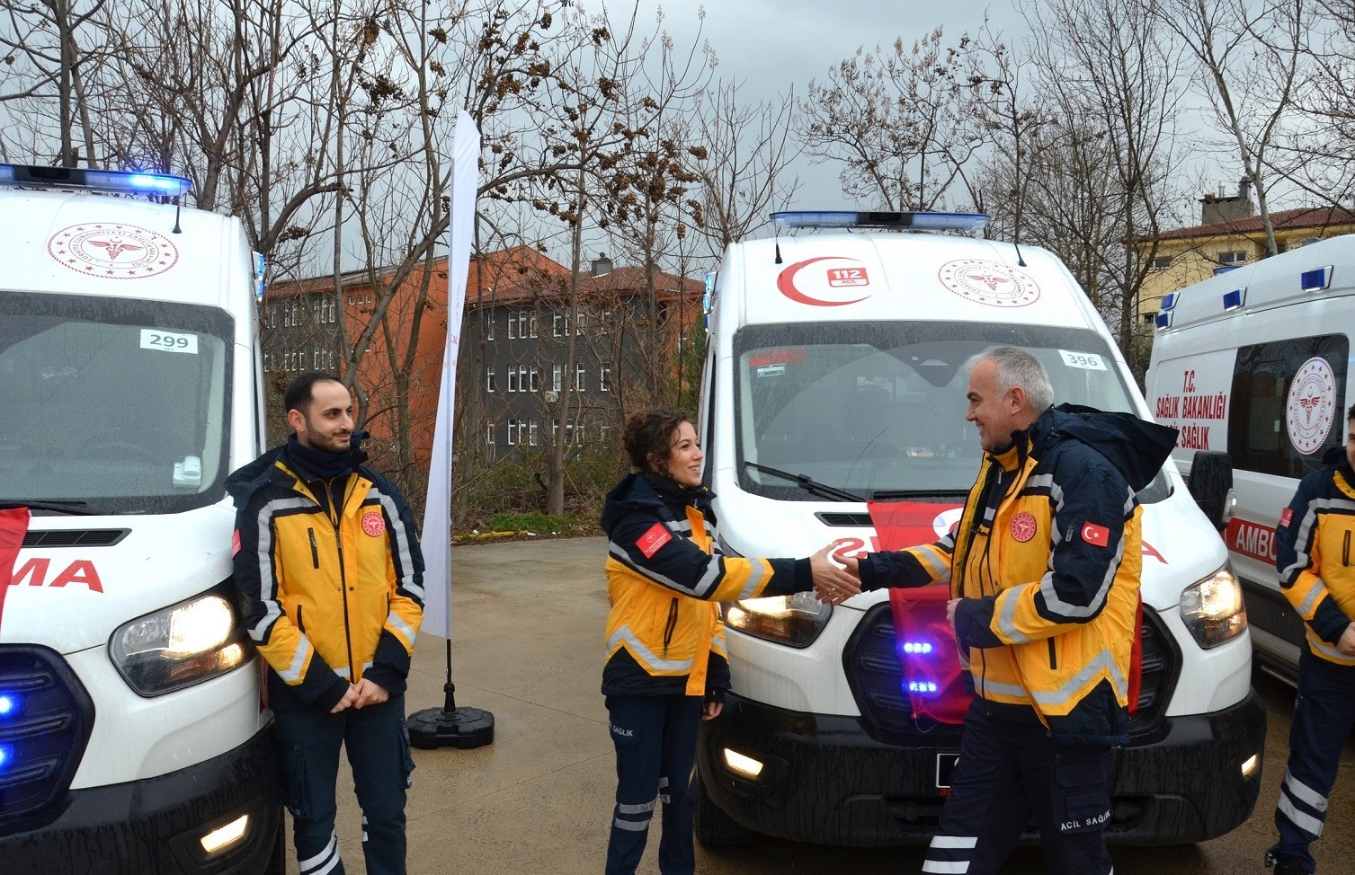 bursaya 17 yeni 112 acil ambulansi 2 NFyOf5Tb