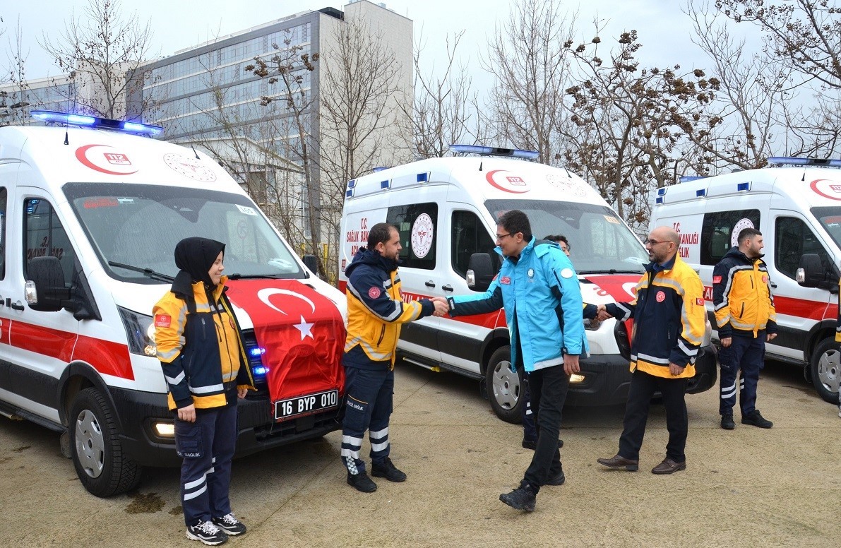 bursaya 17 yeni 112 acil ambulansi 3