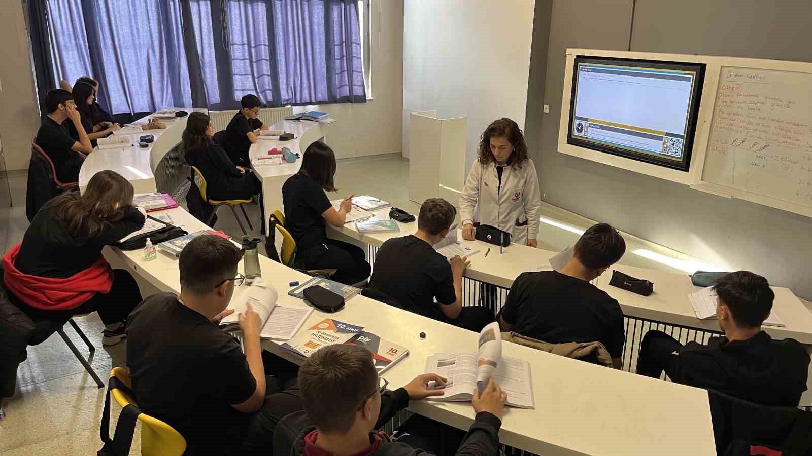 bursluluk sinavlarin ogrencileri lgs ve universite sinavi stresini azaltiyor 0 XzLliYJa