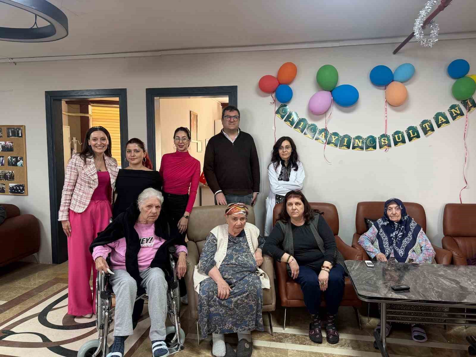 burtomdan huzurevi sakinlerine ziyaret 1 HjbT3jEm