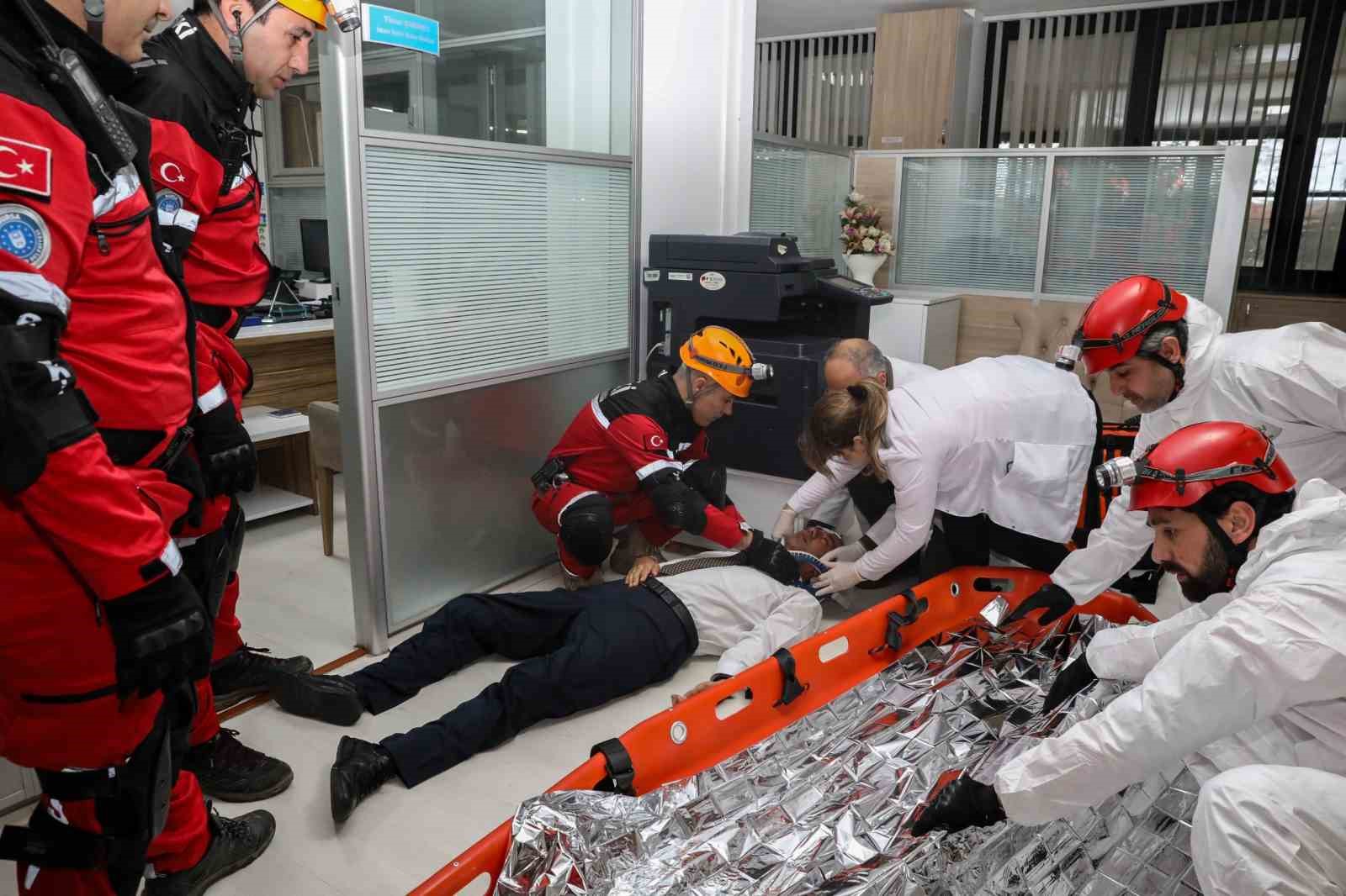 BUSKİ’den gerçeği aratmayan tatbikat 7 buskiden gercegi aratmayan tatbikat 3 ghViw38L