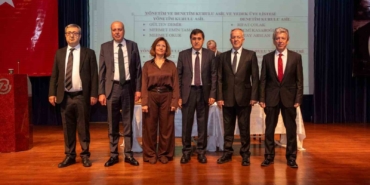 buttimde-bayrak-degisimi-pLZqU8Qg.jpg