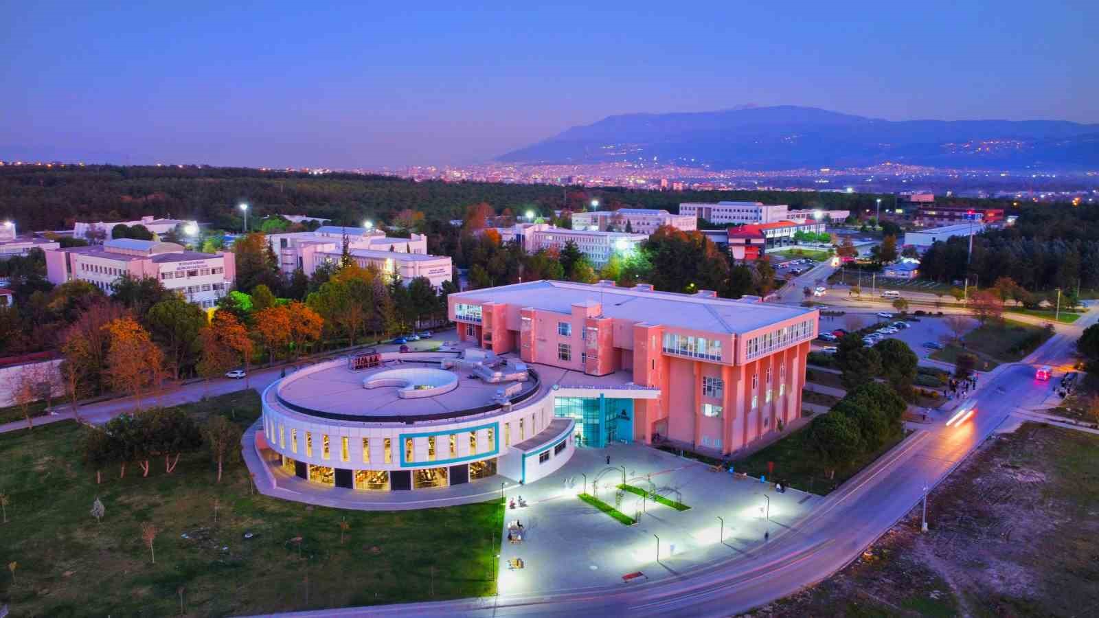 buu turkiyenin en iyi 18 universitesi arasinda yer aldi 0 RbrueFjF