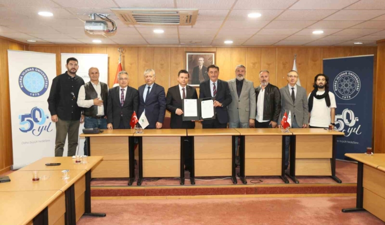 buu-ve-osmangazi-belediyesi-karagozu-uluslararasi-platforma-tasiyacak-Uj1bFeCR.jpg