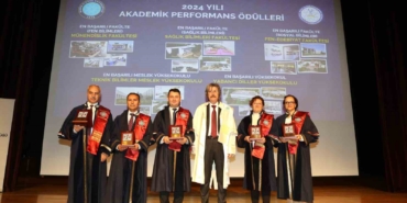 buude-2024-yili-akademik-performans-odulleri-sahiplerini-buldu-HxV166aA.jpg