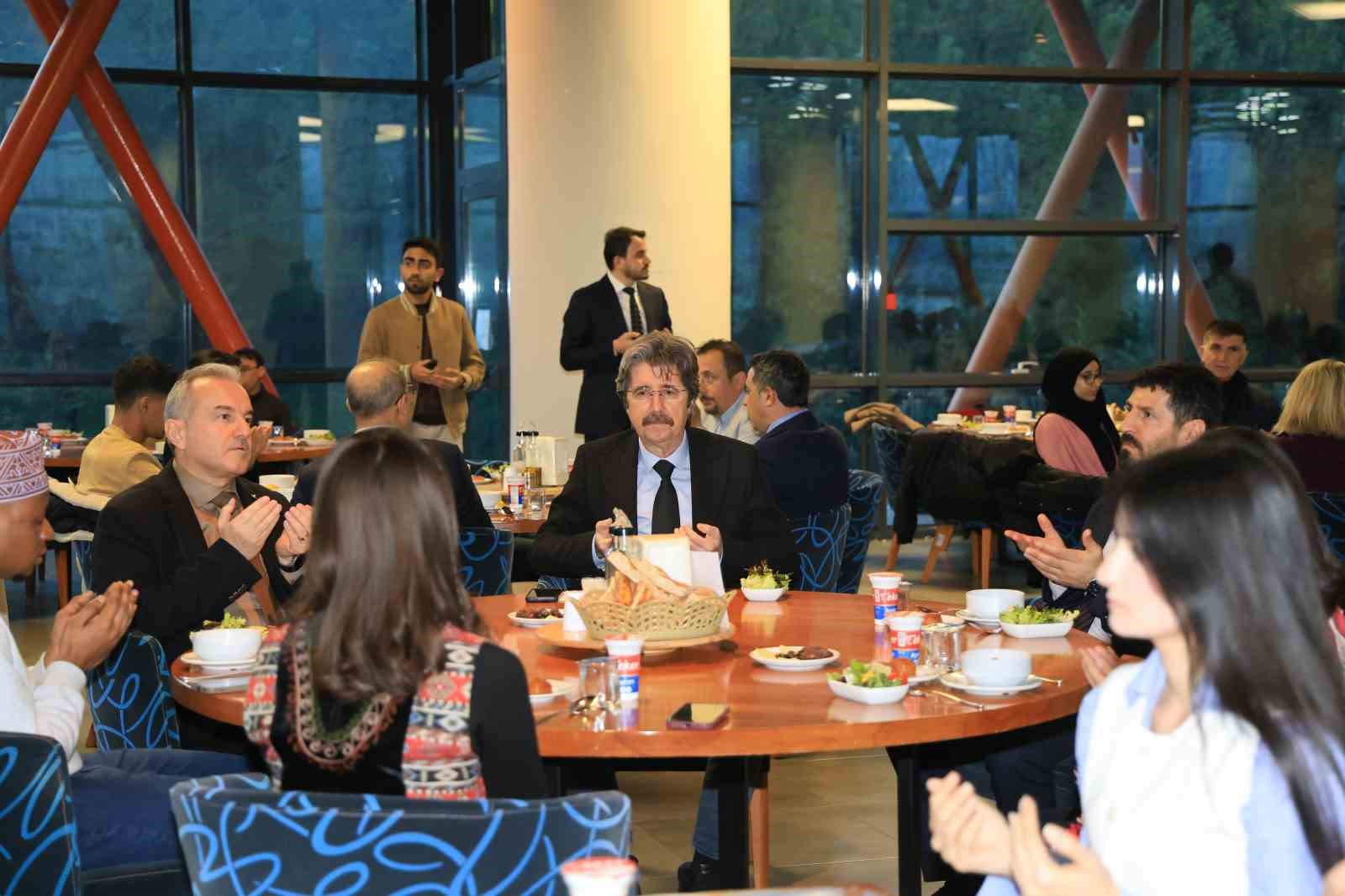 buude gonul cografyasi iftarda bulustu 0 gCCryb2n