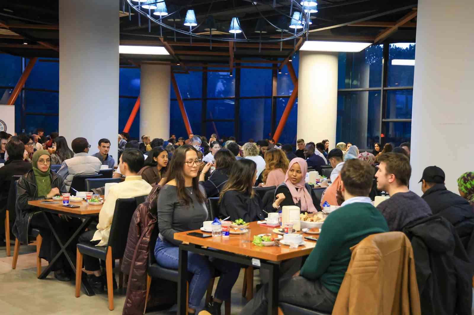 buude gonul cografyasi iftarda bulustu 3 9ZnXmgNQ