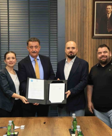 buude-gorme-engelli-ogrencilerin-hayatini-kolaylastiracak-anlamli-is-birligi-2Blu2Spn.jpg
