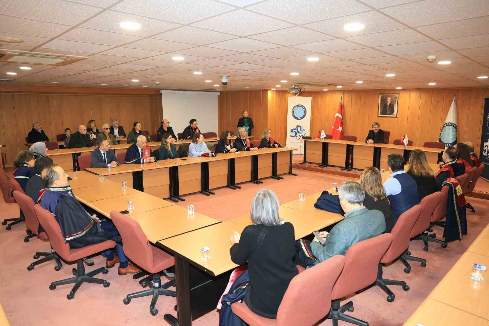 buude profesorluk belgeleri torenle takdim edildi 3 AY62G8k7