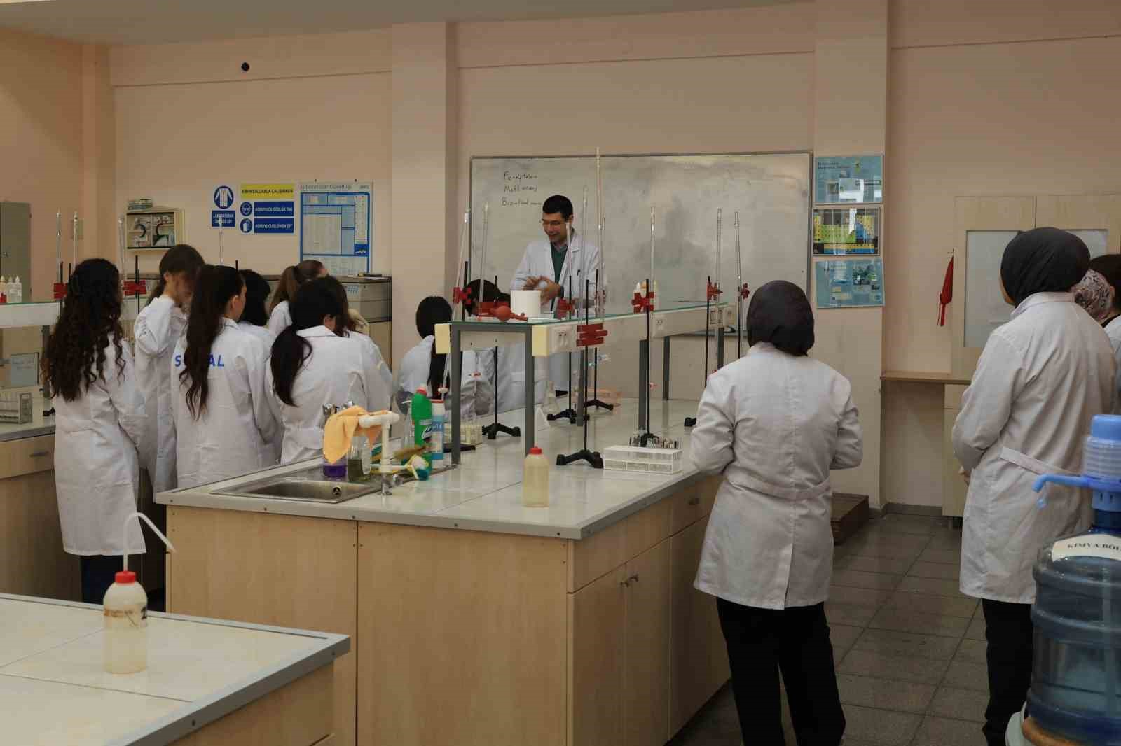 BUÜ’de ’Senin de Üniversiten’ projesi devam ediyor 5 buude senin de universiten projesi devam ediyor 1 NRVbByrT