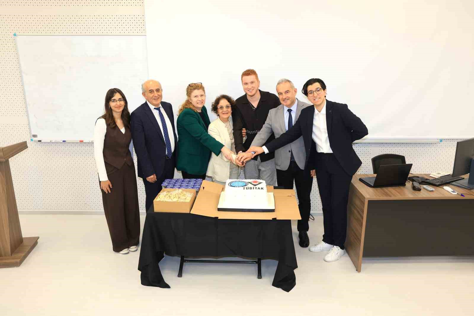 buulu genc arastirmacidan buyuk basari 0 Q4VlLrTZ