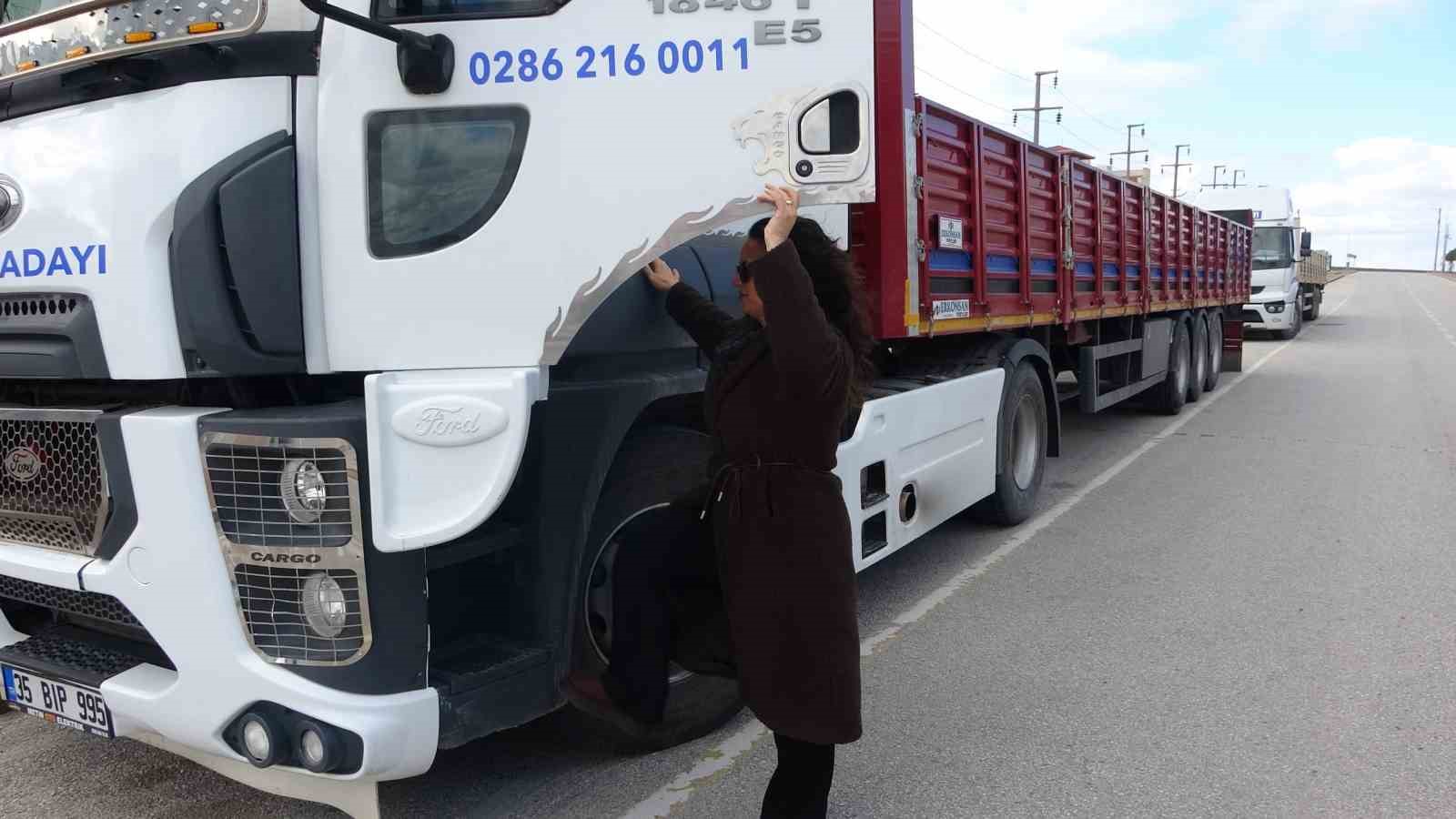 buyuk araclara kucuklugunden beri hayranlik duyan buket 3 yildir agir vasita egitmenligi yapiyor 1 pvZqIBbH