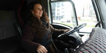 buyuk-araclara-kucuklugunden-beri-hayranlik-duyan-buket-3-yildir-agir-vasita-egitmenligi-yapiyor-N97KK7Fh.jpg