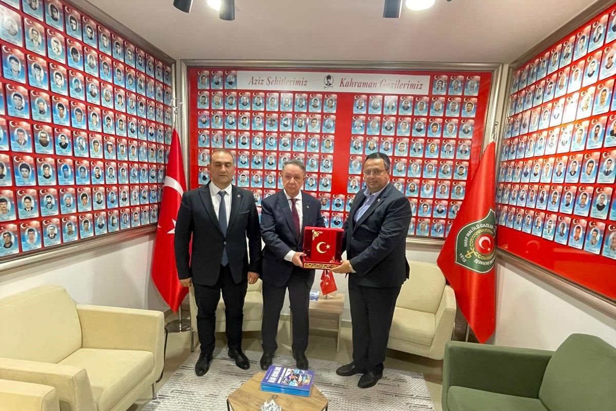 buyuk birlik partisinden sehit ve gazi aileleri derneklerine anlamli ziyaret 3 esgqDdtE