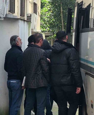 buyukcekmece-adliyesindeki-altin-ve-gumus-soygununa-iliskin-13-supheli-adliyede-1PhMtWu3.jpg