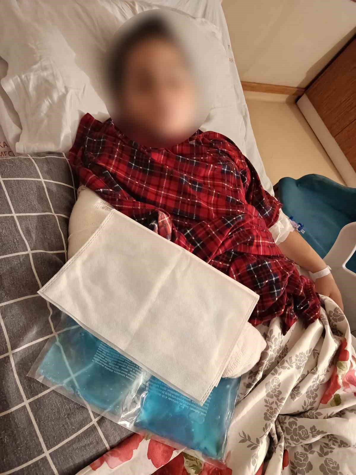 buyukcekmecede akran zorbaligi arkadasinin kolunu 2 yerden kirdi 1 Y3CpzSlQ
