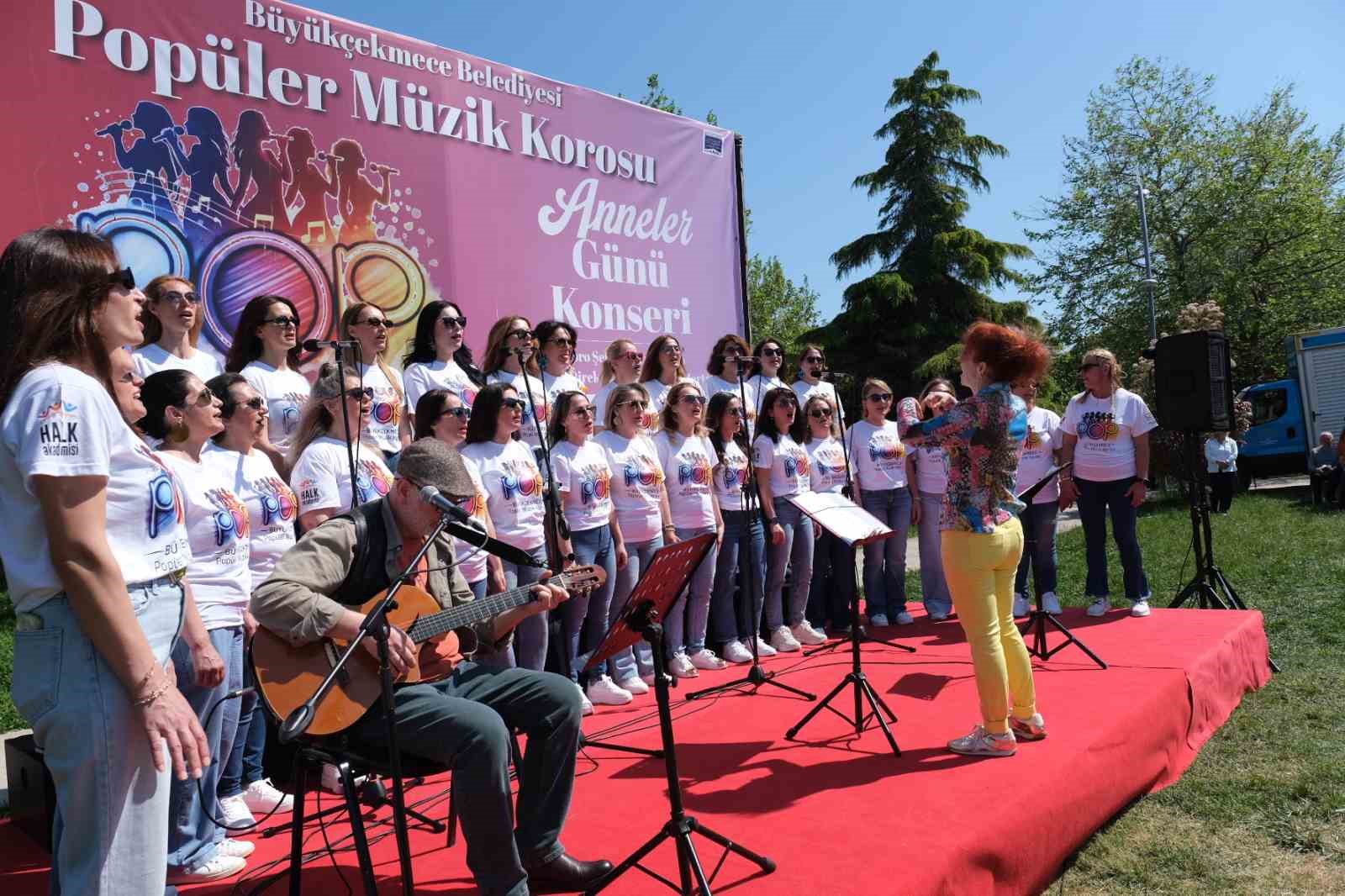 buyukcekmecede anneler gunu konseri renkli goruntulere sahne oldu 2 PAmGqgZ1