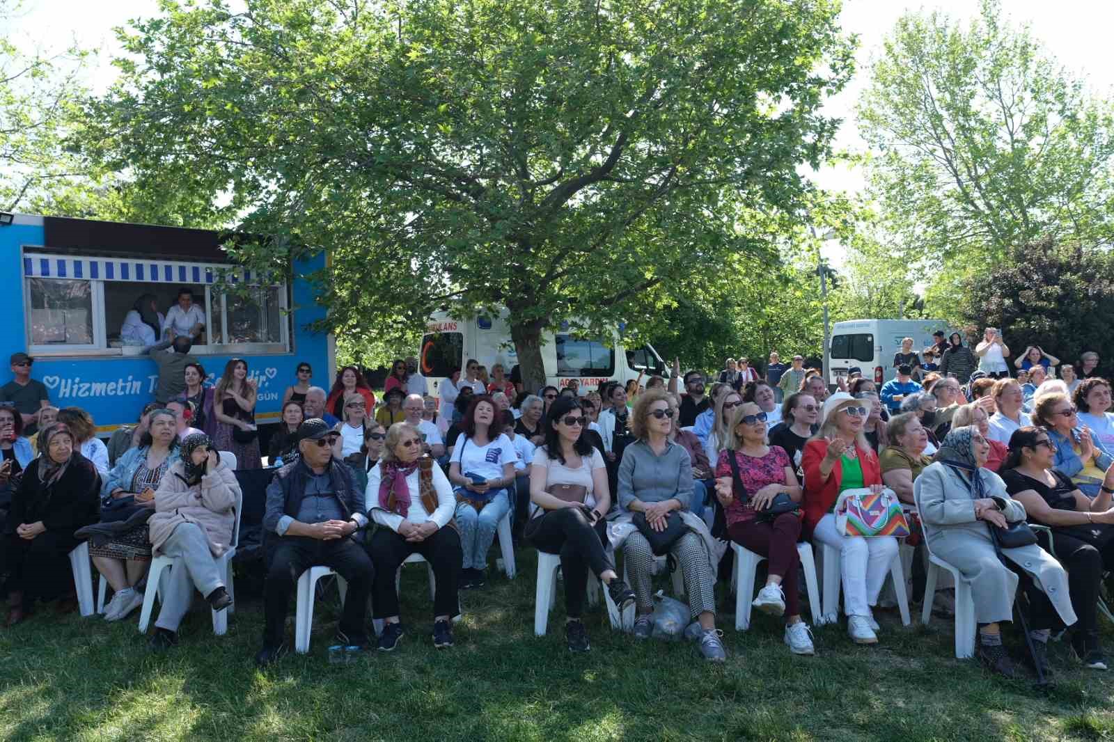 buyukcekmecede anneler gunu konseri renkli goruntulere sahne oldu 4 yswz6niZ