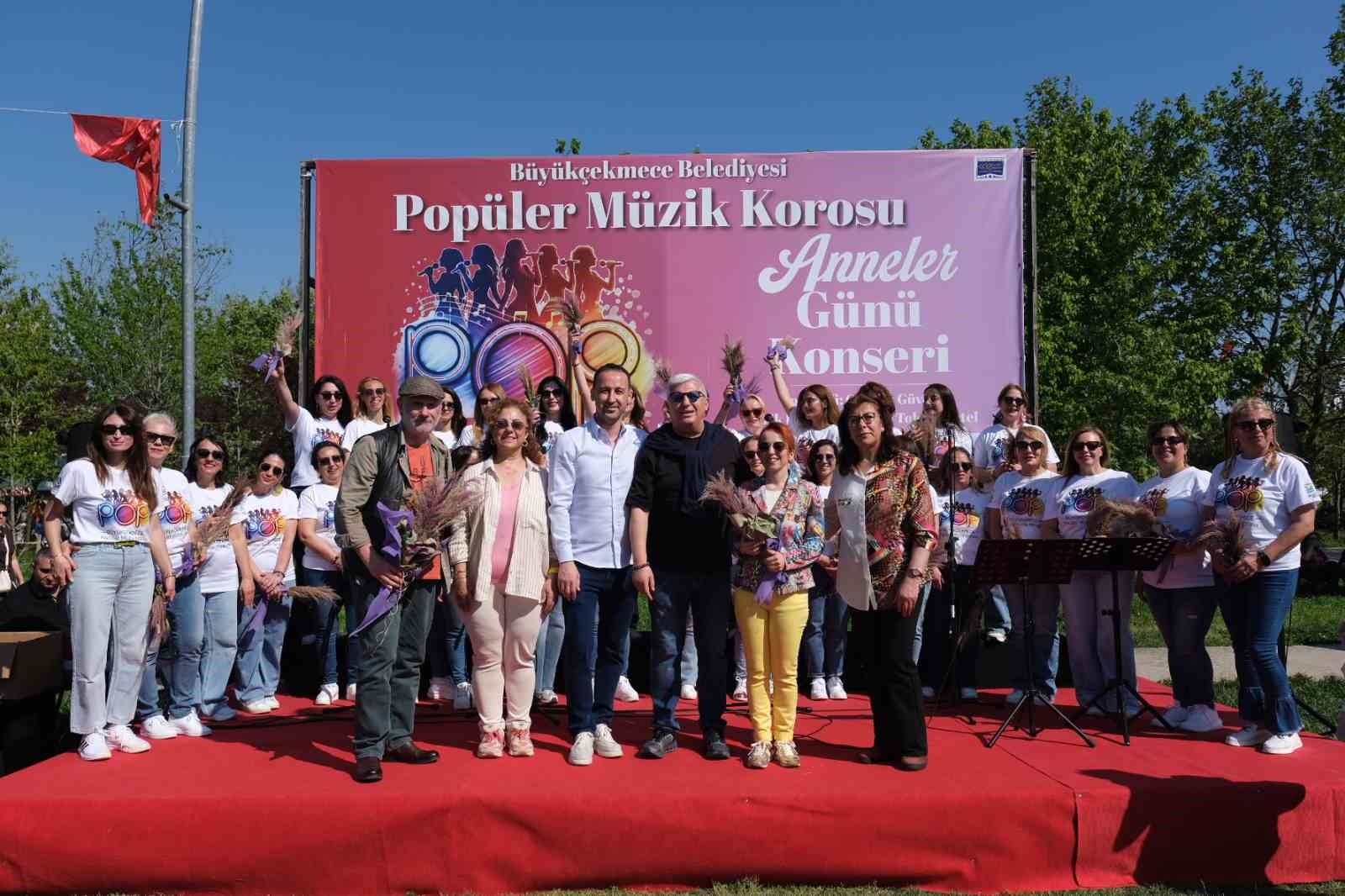 buyukcekmecede anneler gunu konseri renkli goruntulere sahne oldu 5 VepbUPzS