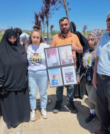 buyukcekmecede-bicaklanarak-oldurulen-16-yasindaki-abdulbaki-demirelin-kabrinde-huzunlu-bayram-IdLYCzEf.jpg