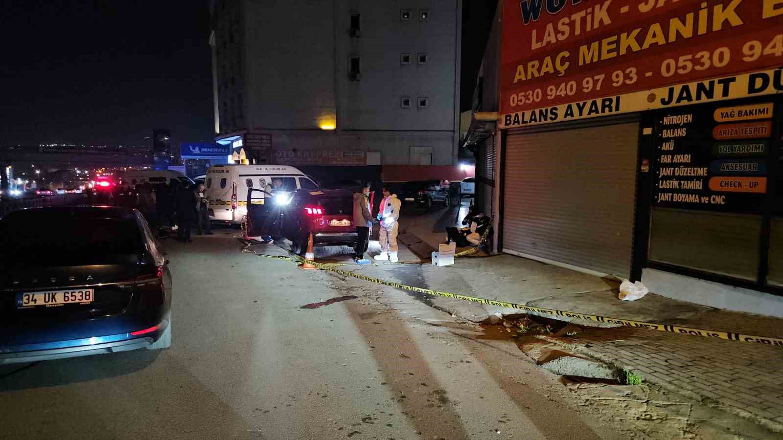 Büyükçekmece’de bir şahıs beraber seyahat ettiği arkadaşlarına ateş etti: 2 ölü, 1 ağır yaralı 8 buyukcekmecede bir sahis beraber seyahat ettigi arkadaslarina ates etti 2 olu 1 agir yarali 1VcurBRQ