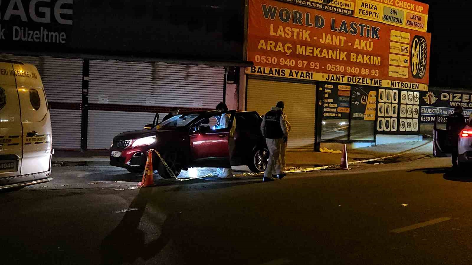 Büyükçekmece’de bir şahıs beraber seyahat ettiği arkadaşlarına ateş etti: 2 ölü, 1 ağır yaralı 10 buyukcekmecede bir sahis beraber seyahat ettigi arkadaslarina ates etti 2 olu 1 agir yarali 9OHBcgL4