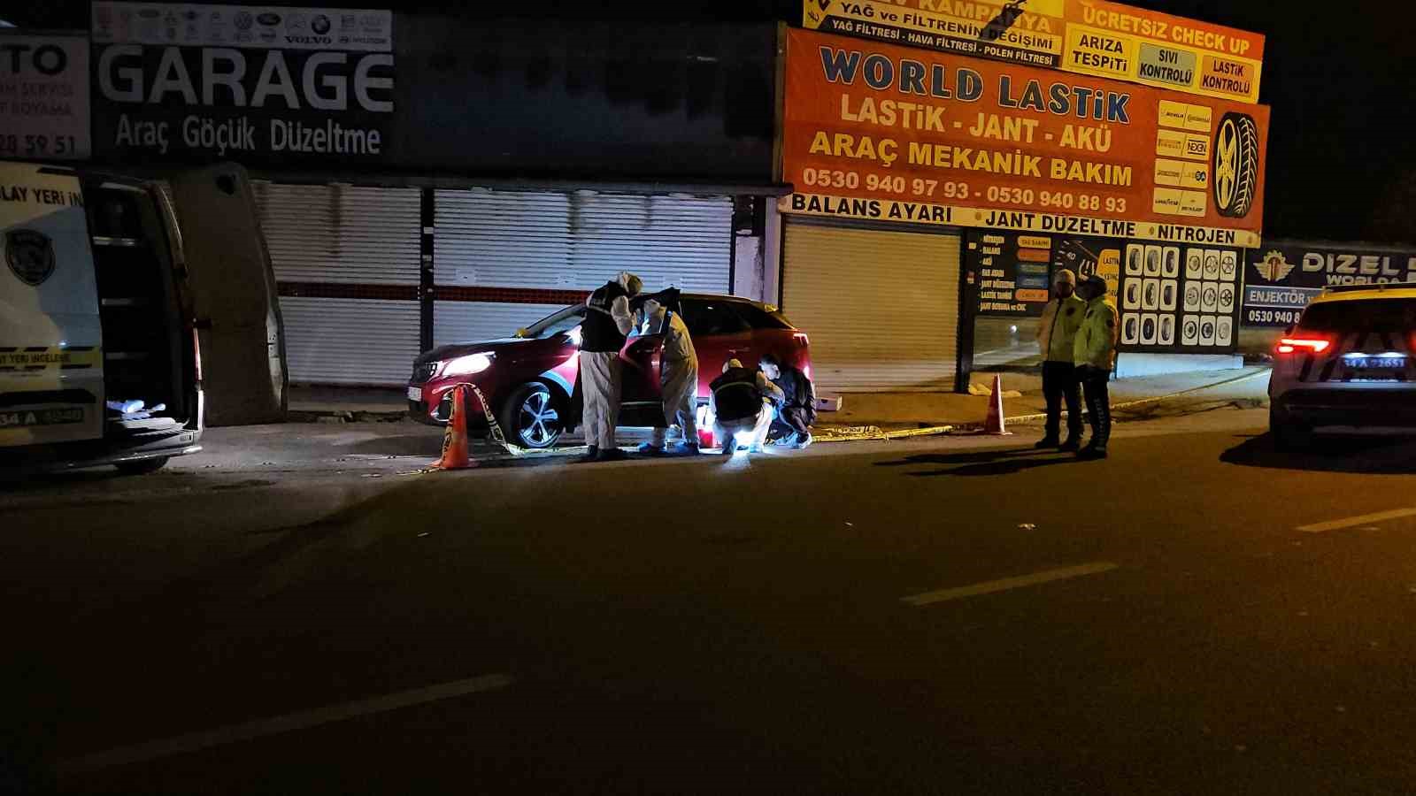 Büyükçekmece’de bir şahıs beraber seyahat ettiği arkadaşlarına ateş etti: 2 ölü, 1 ağır yaralı 4 buyukcekmecede bir sahis beraber seyahat ettigi arkadaslarina ates etti 2 olu 1 agir yarali sASeQukB