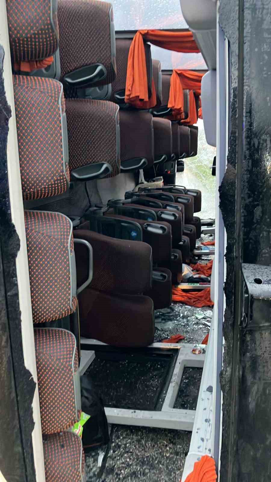 buyukcekmecede isci servisi devrildi 1 olu 9 yarali 2 jRUhwjWX
