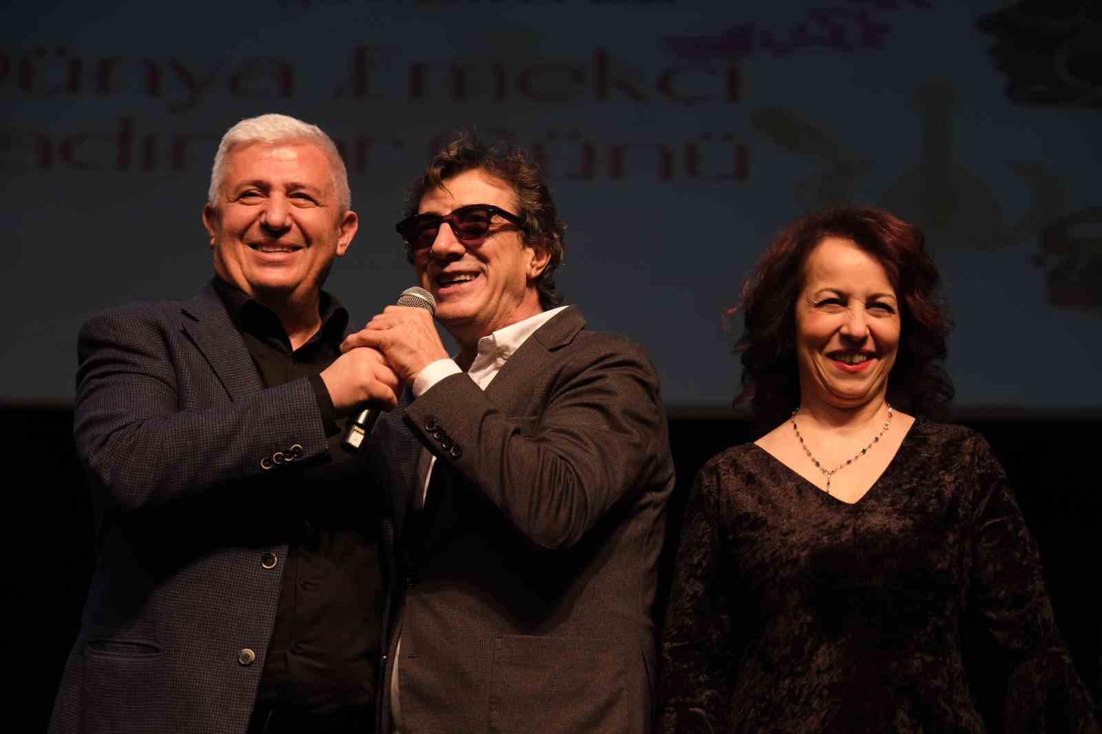 buyukcekmecede siir ve muzik kadinlar icin bulustu 2 gidzGAvp