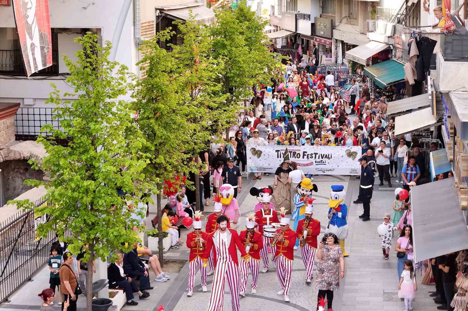 buyukcekmecede tiyatro festivali coskusu basladi 3 PFHT2wmB