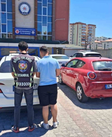 buyukcekmecede-trafik-kavgasi-kamerada-GGTJlHhZ.jpg